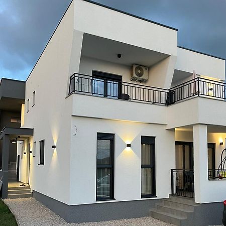 Lana Apartmani Bar Exteriér fotografie