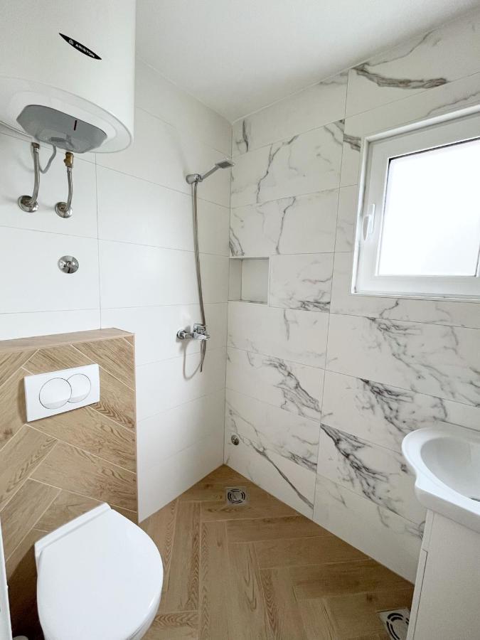 Lana Apartmani Bar Exteriér fotografie