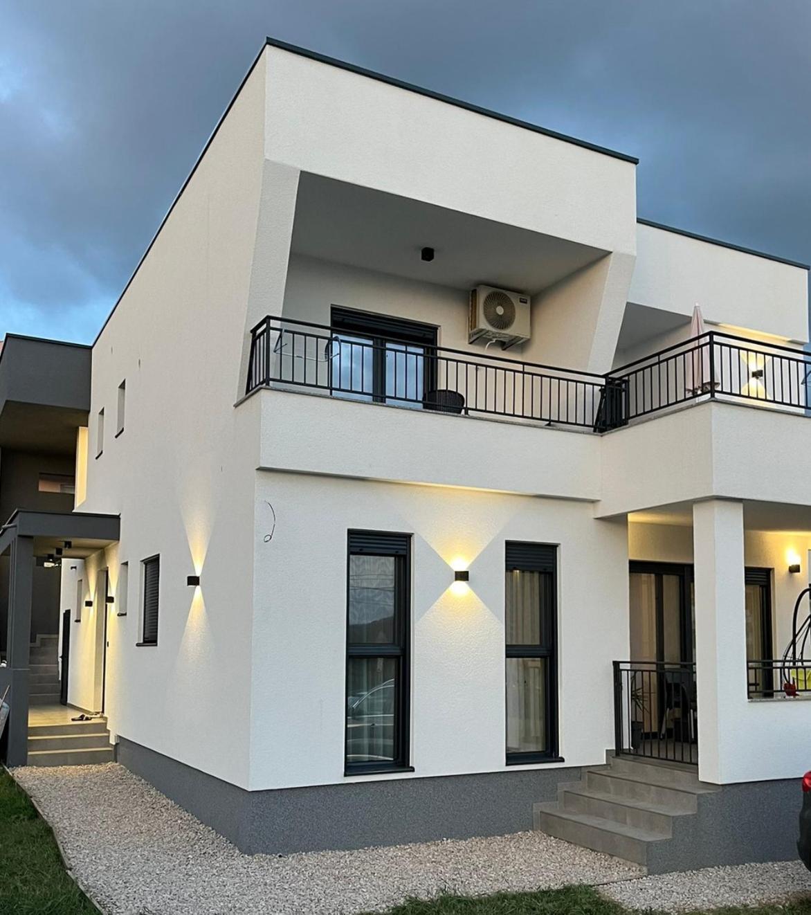Lana Apartmani Bar Exteriér fotografie